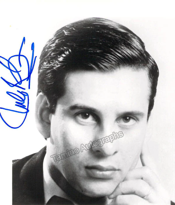 ALVAREZ, Marcelo (Various Autographs)