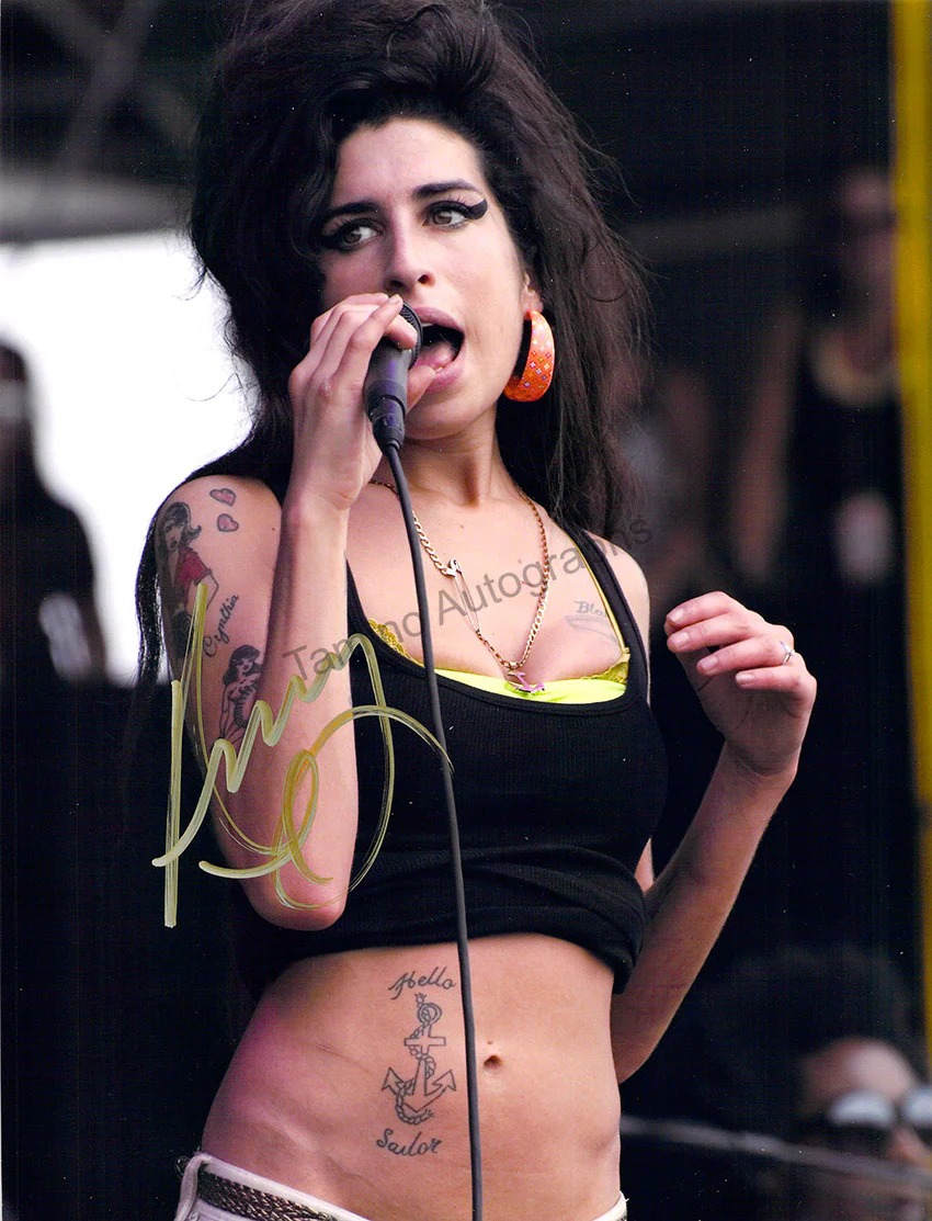 Winehouse, Amy - Signed Photograph