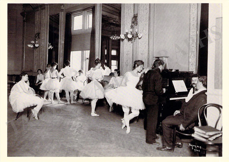 Ballet & Dance - Set of 160 Unsigned Photo Postcards - Image 120