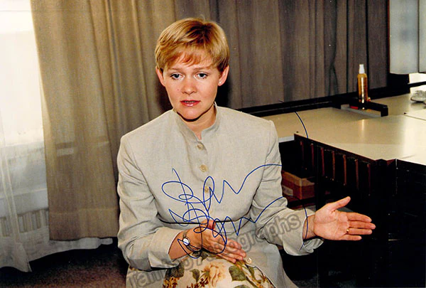 BONNEY, Barbara (Various Autographs) - Image 11