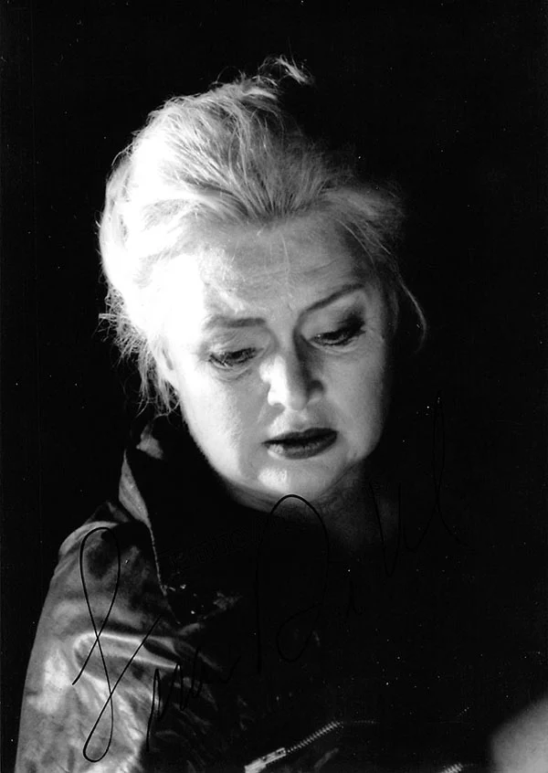 DE VOL, Luana (Various Autographs) - Image 7