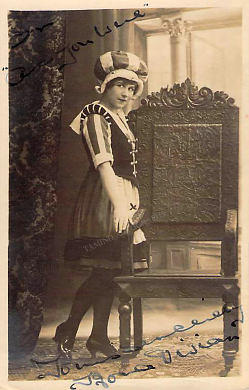 English Theater Actresses - Set of 6 Signed Photographs - Image 6