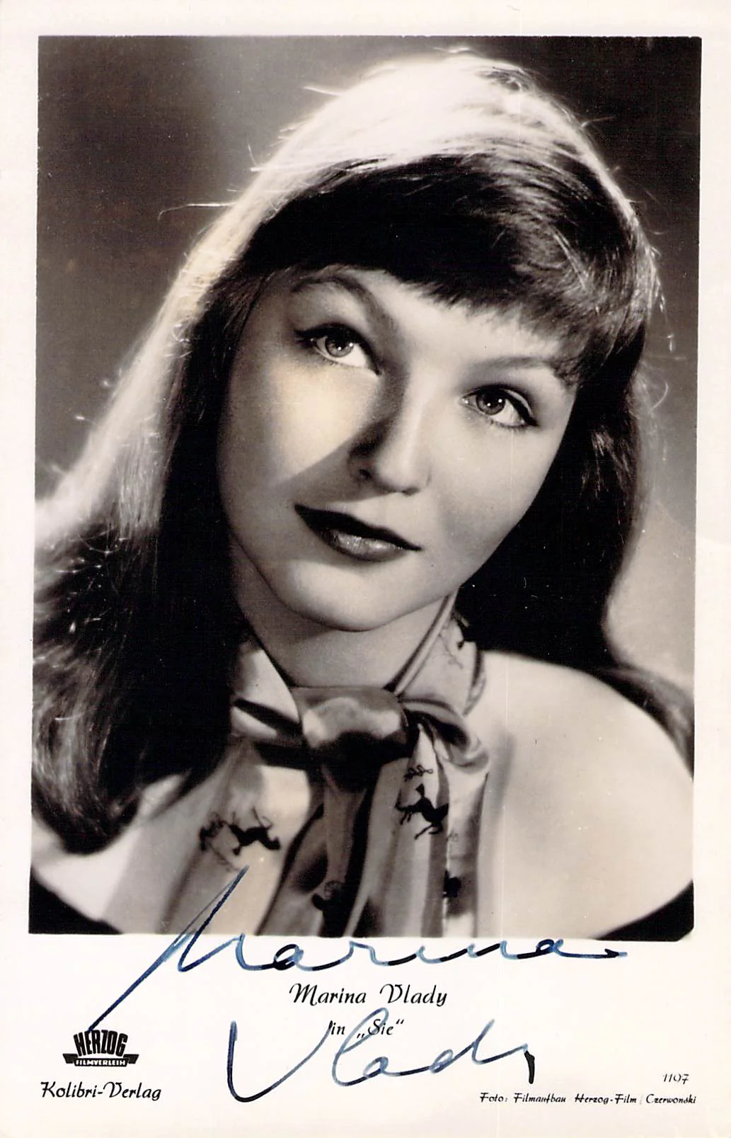 French Actresses - Lot of 32 Signed Photographs - Image 22