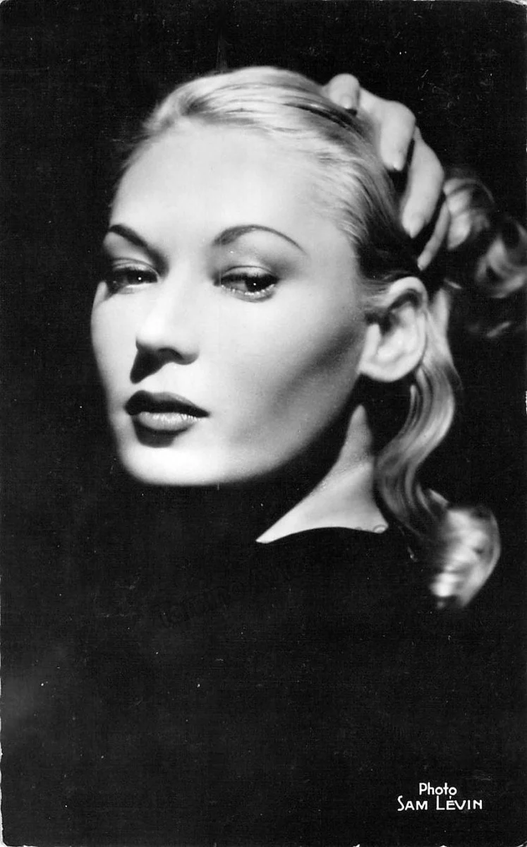 French Actresses - Lot of 13 Unsigned Photos - Image 3