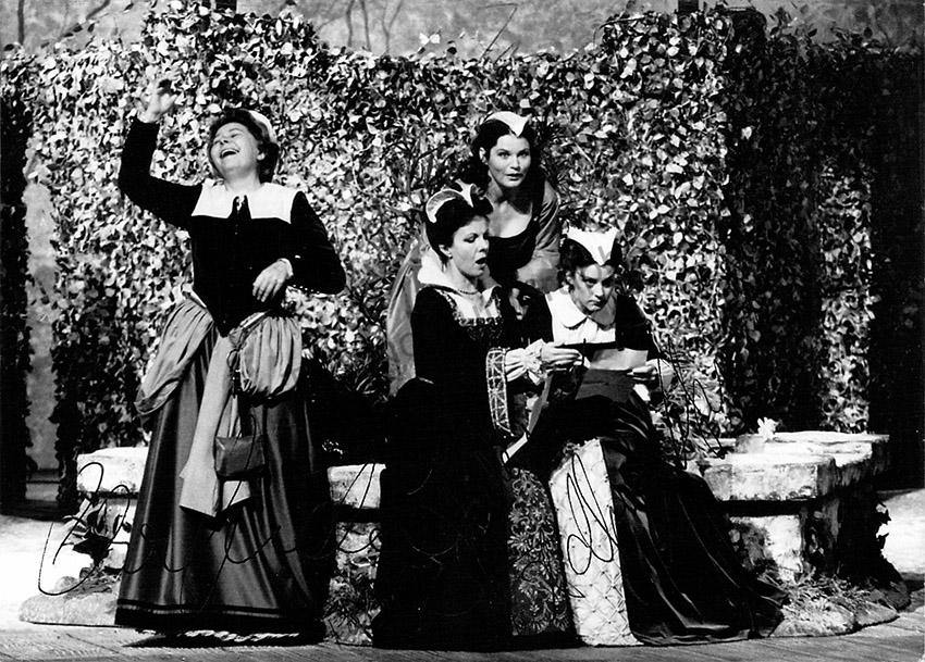 Kabaivanska, Raina - Ludwig, Christa - Perry, Janet - Schmidt, Trudeliese - Signed Photograph
