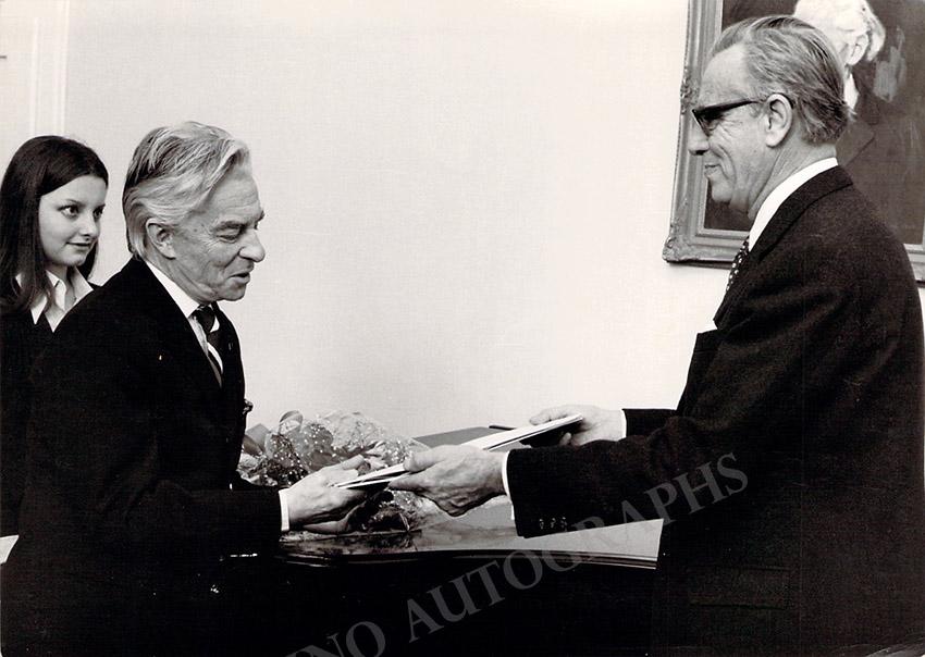 Karajan, Herbert von - Lot of 95+ Photo Postcards - Image 27