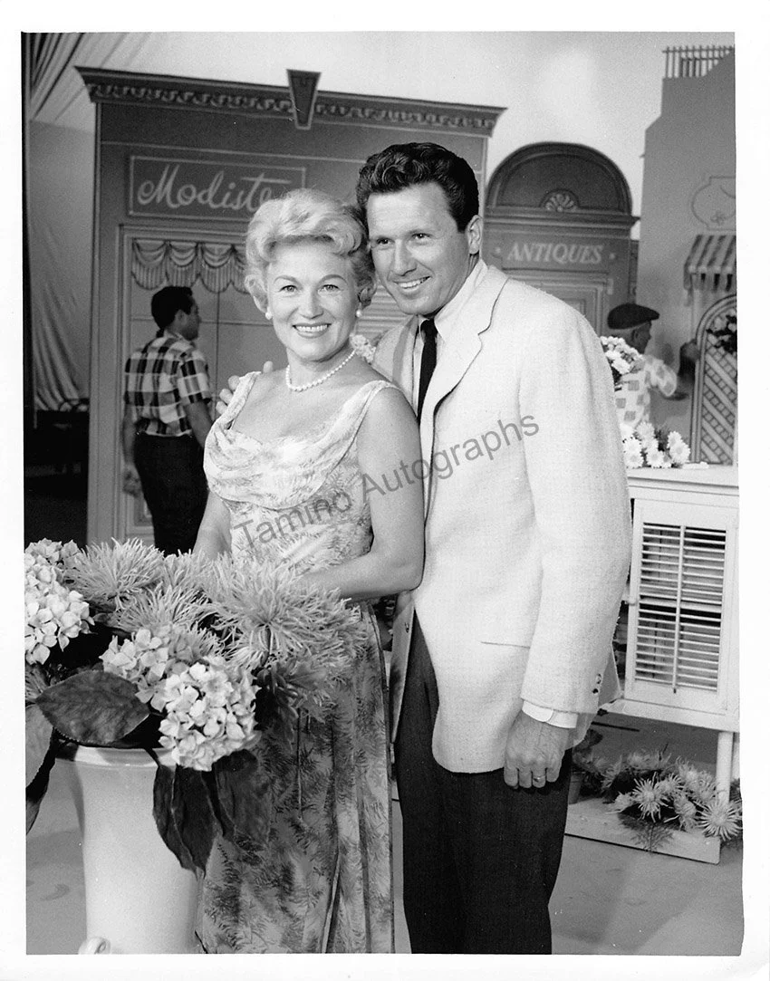 Kirsten, Dorothy - Large Lot of Unsigned Photographs - Image 214