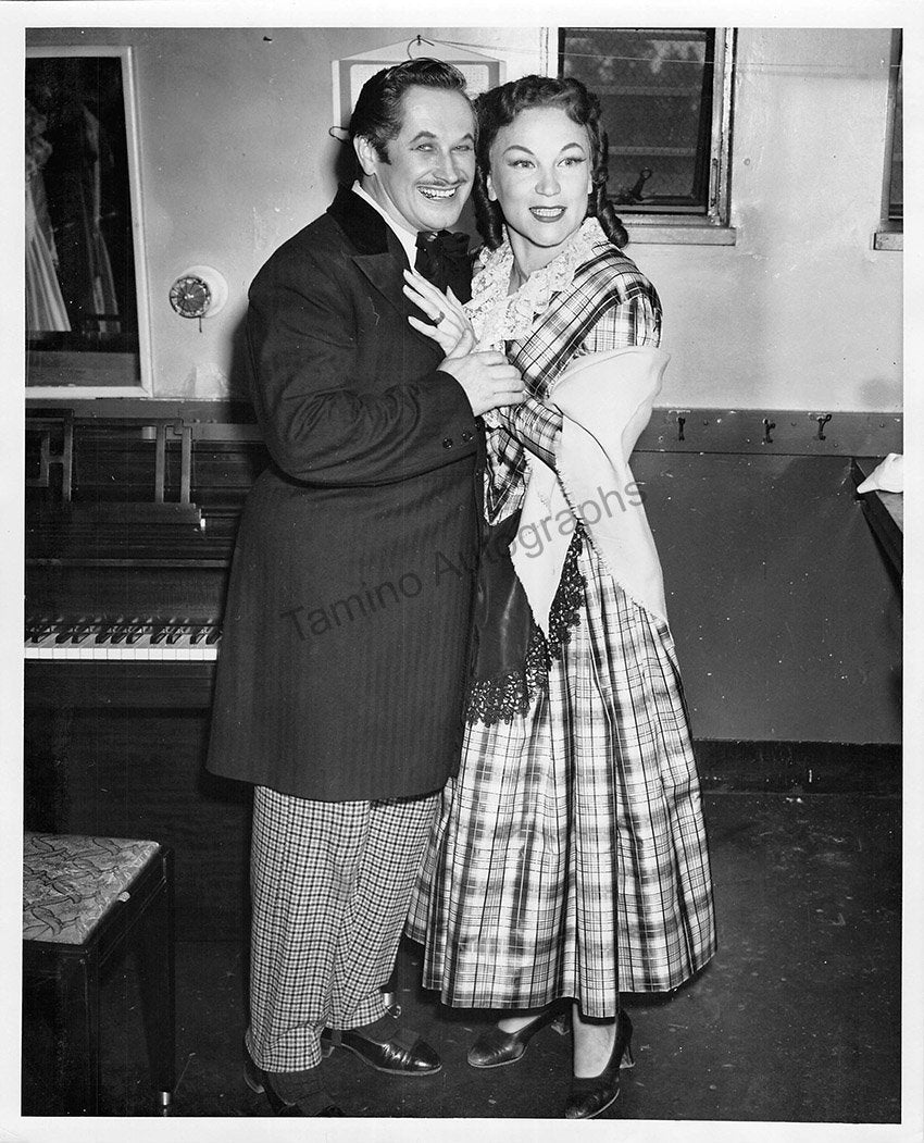 Kirsten, Dorothy - Large Lot of Unsigned Photographs - Image 232
