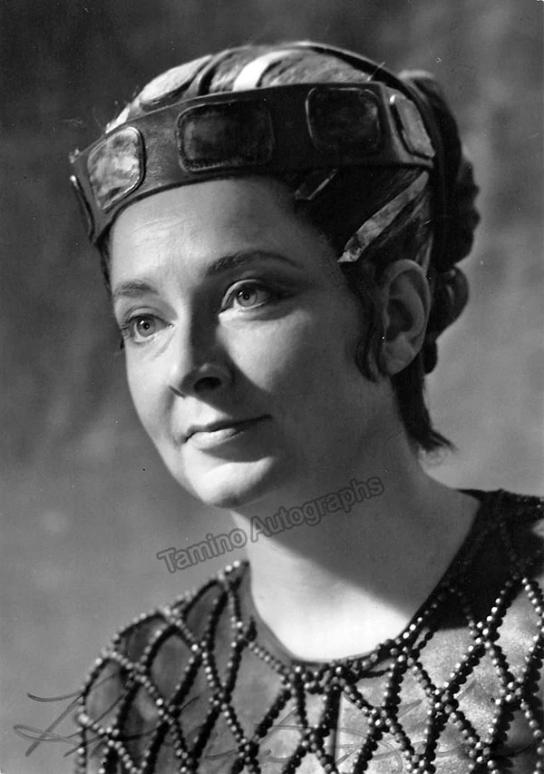 KNIE, Roberta (Various Autographs) - Image 9