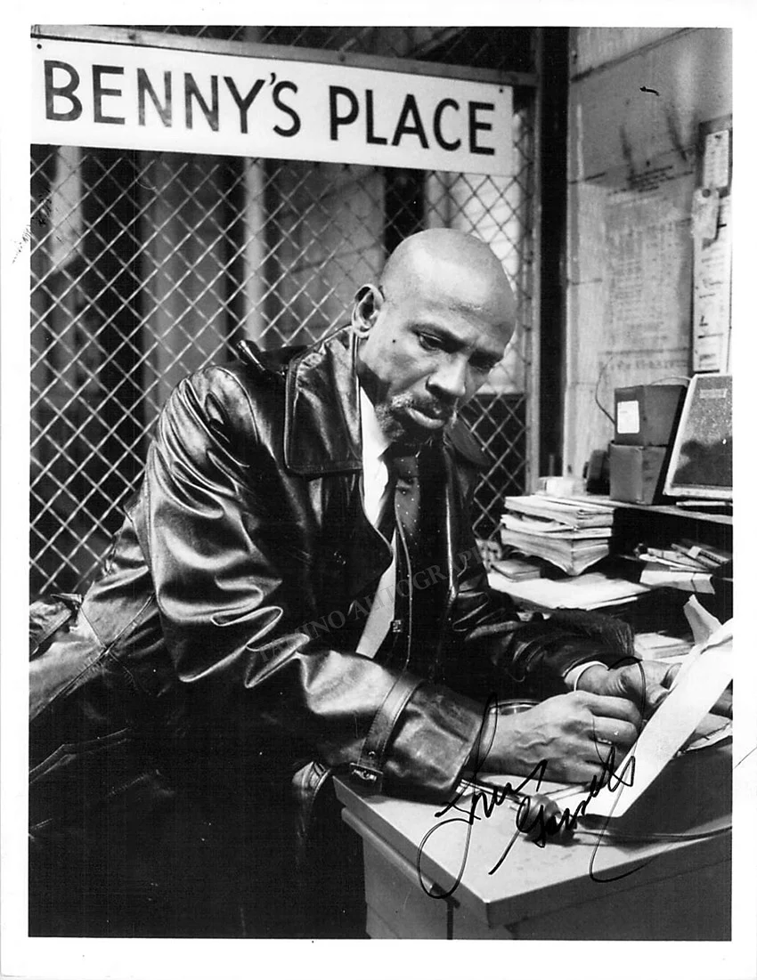 Gossett, Louis - Signed Photograph in "Benny's Place"