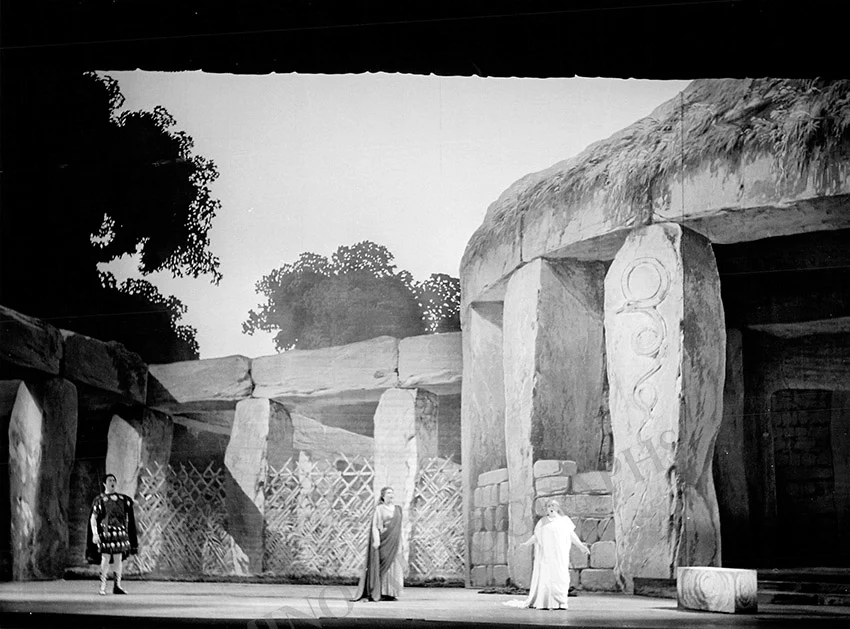 Callas, Maria - Unsigned Photos as Norma (Various Options) - Image 8