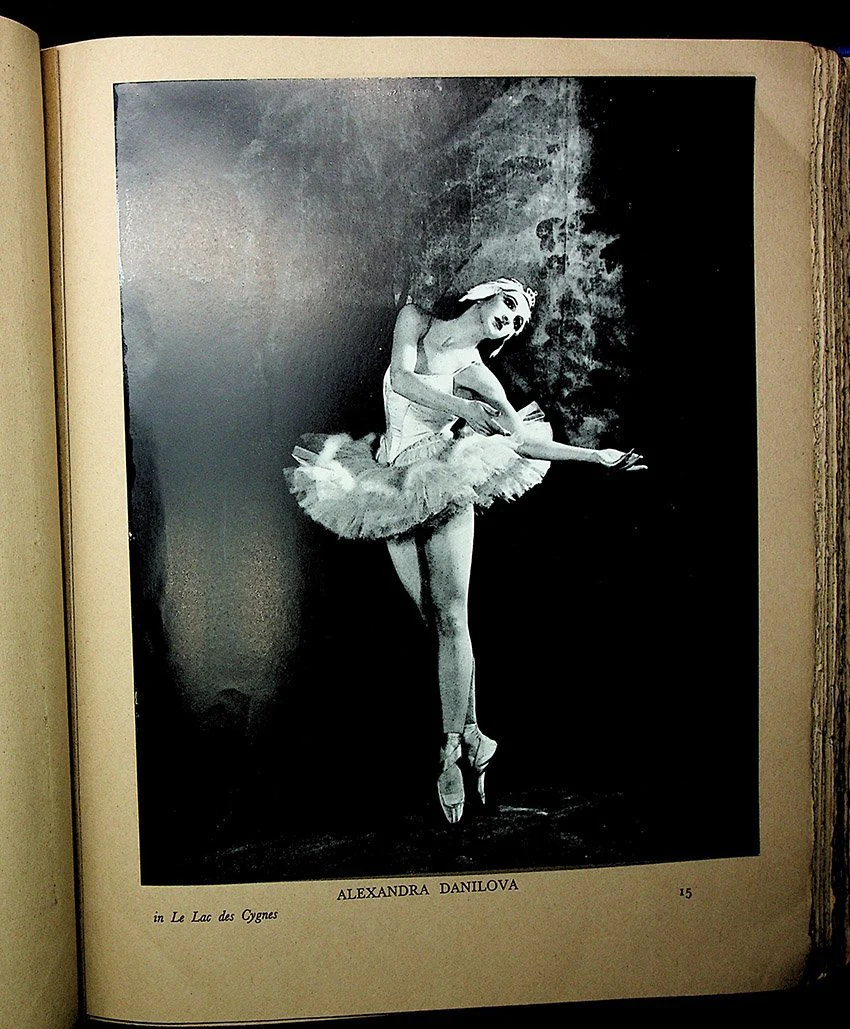 Massine, Leonid - Riabouchinska, Tatiana and Others - Signed Book "Russian Ballet - Camera Studies by Gordon Anthony" - Image 8
