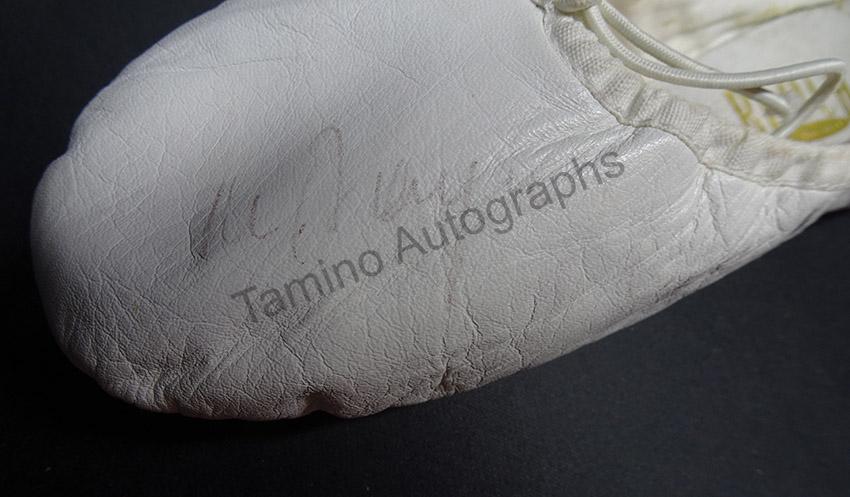 Baryshnikov, Mikhail - Signed Ballet Slipper - Image 2