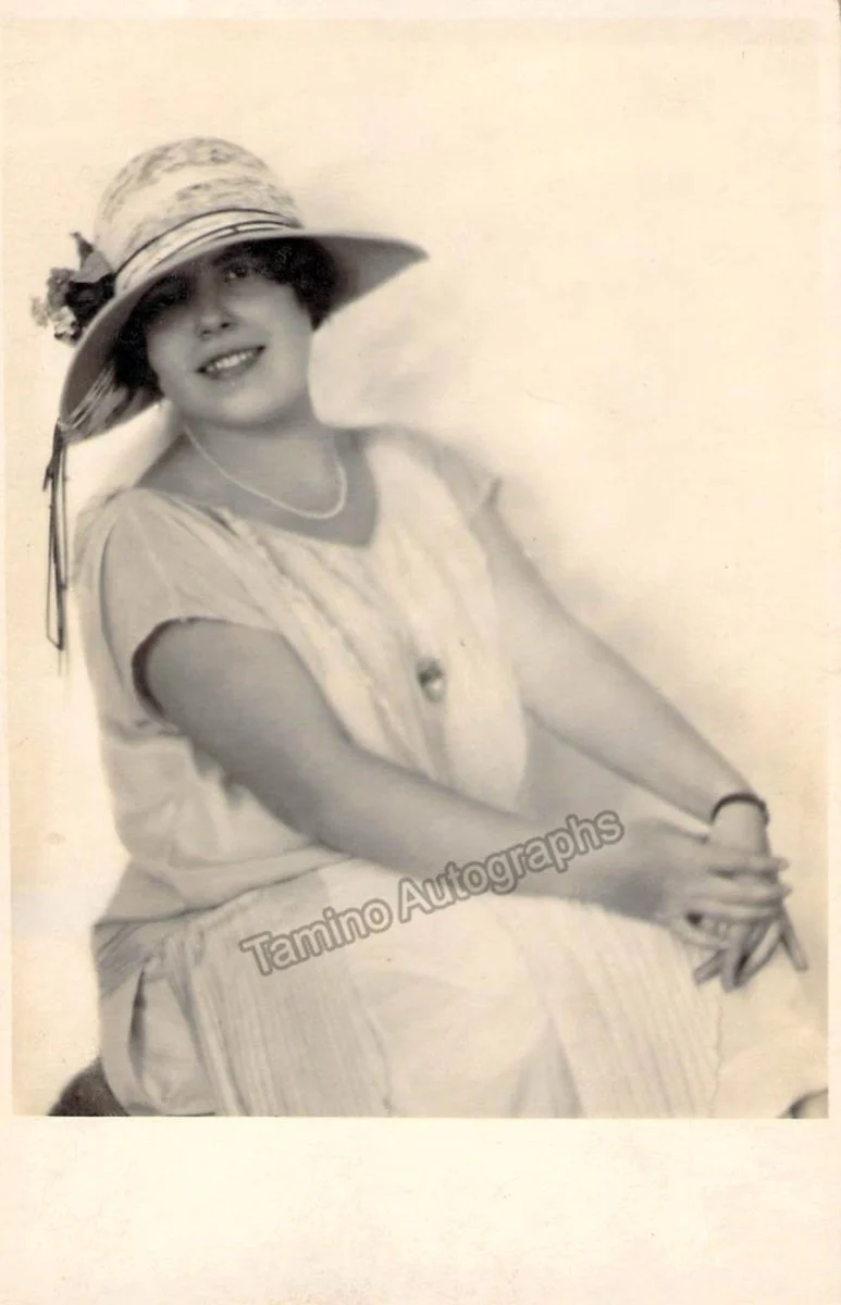 Opera Singers - Lot of 50 Unsigned Photos - Image 40
