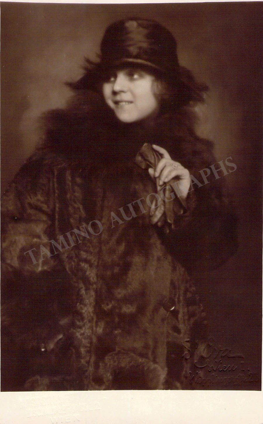 Opera Singers - Lot of 86 Unsigned Photo Postcards - Image 79
