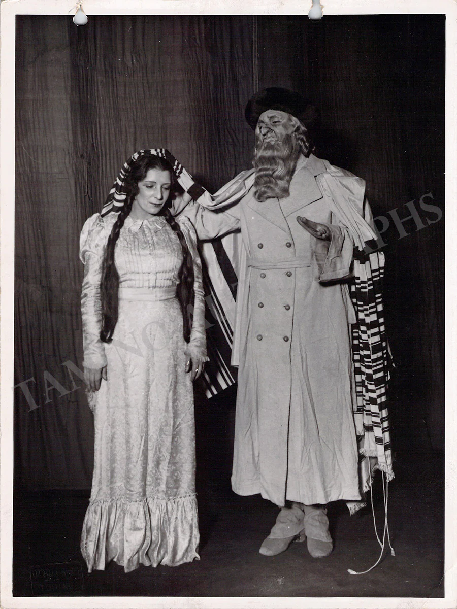 Opera Singers - Lot of 90+ Unsigned Photographs - Image 80