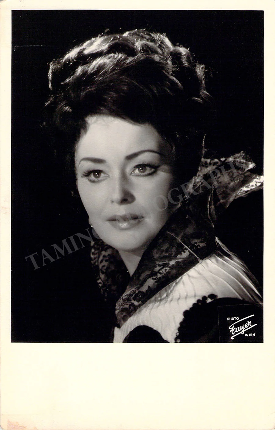 Opera Singers - Lot of 75 Unsigned Photos and Photo Postcards - Image 56