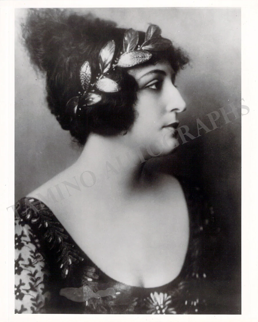 Opera Singers - Lot of 108+ Unsigned Photographs - Image 3