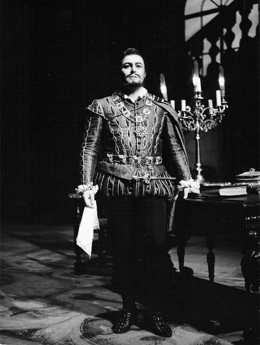 Pavarotti, Luciano - Lot of 50+ Unsigned Photos