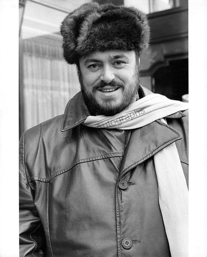 Pavarotti, Luciano - Lot of 50+ Unsigned Photos - Image 14