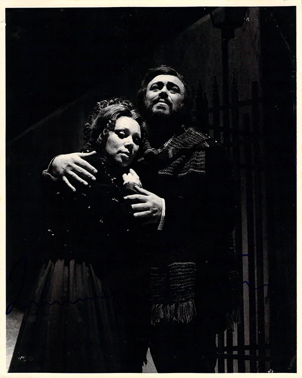Pavarotti, Luciano - Photograph with 2 signatures