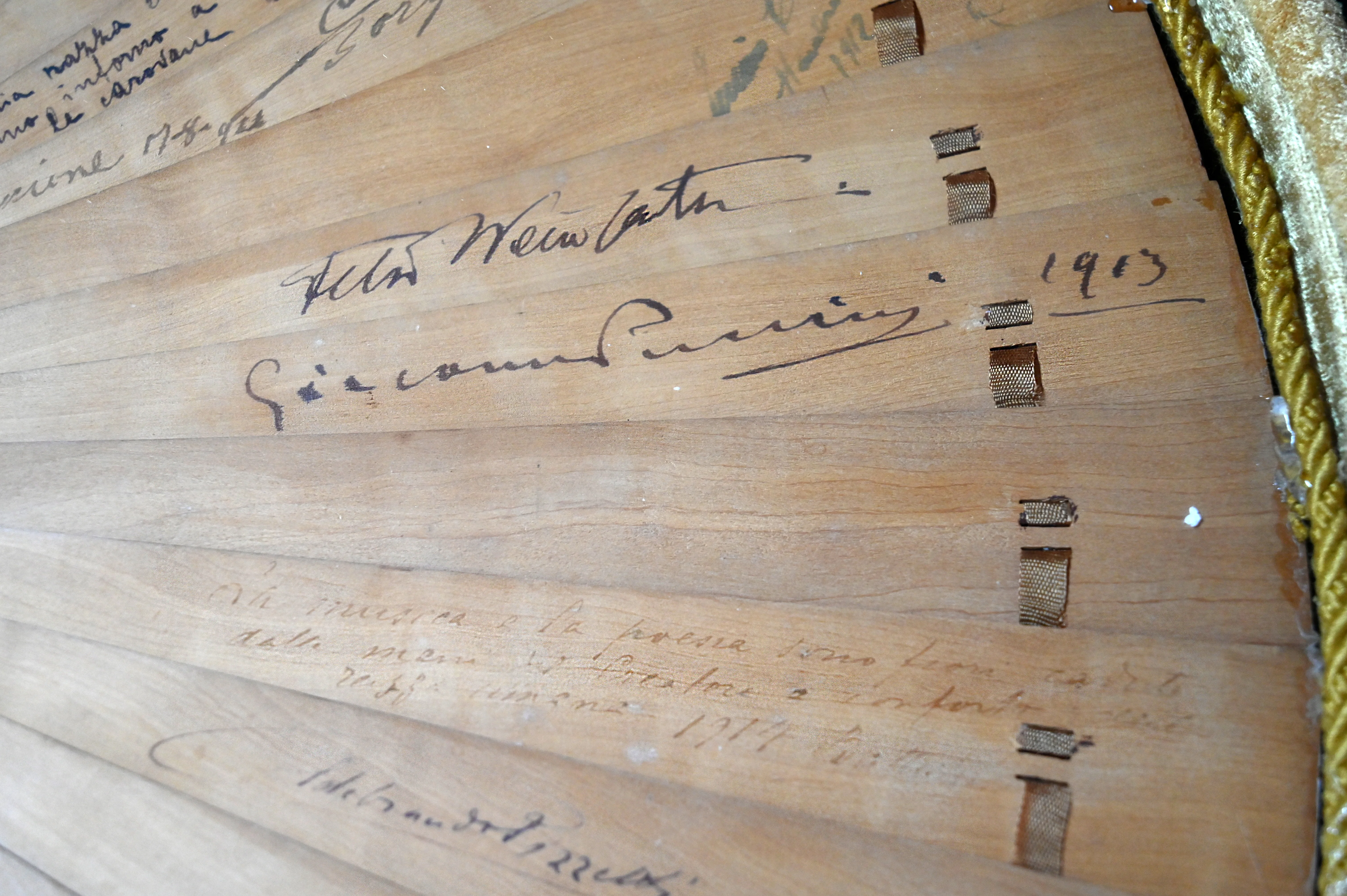 Puccini, Giacomo - Caruso, Enrico - Grieg, Edvard - Strauss, Richard and many more - Large Signed Fan - Image 12