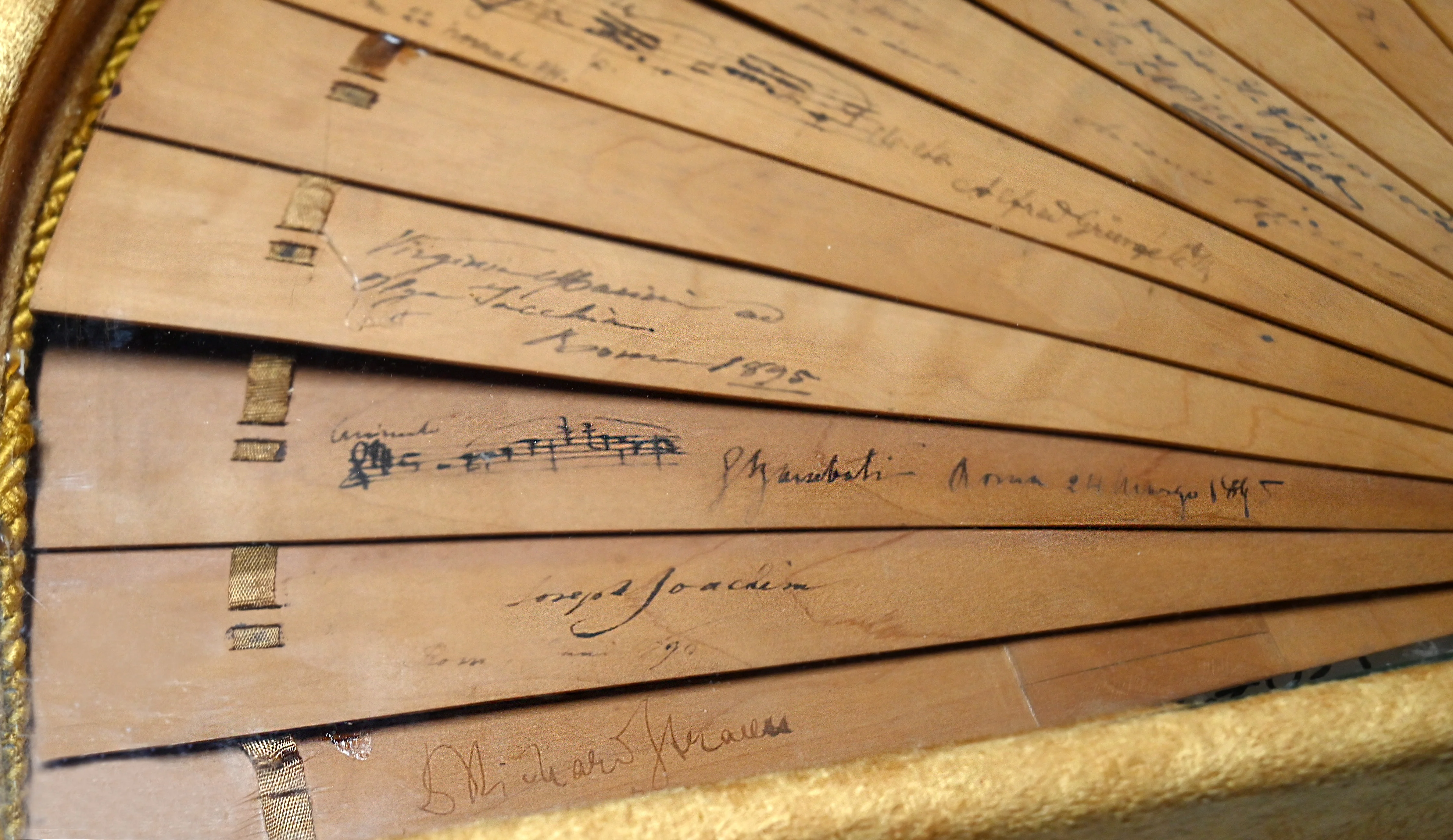 Puccini, Giacomo - Caruso, Enrico - Grieg, Edvard - Strauss, Richard and many more - Large Signed Fan - Image 8