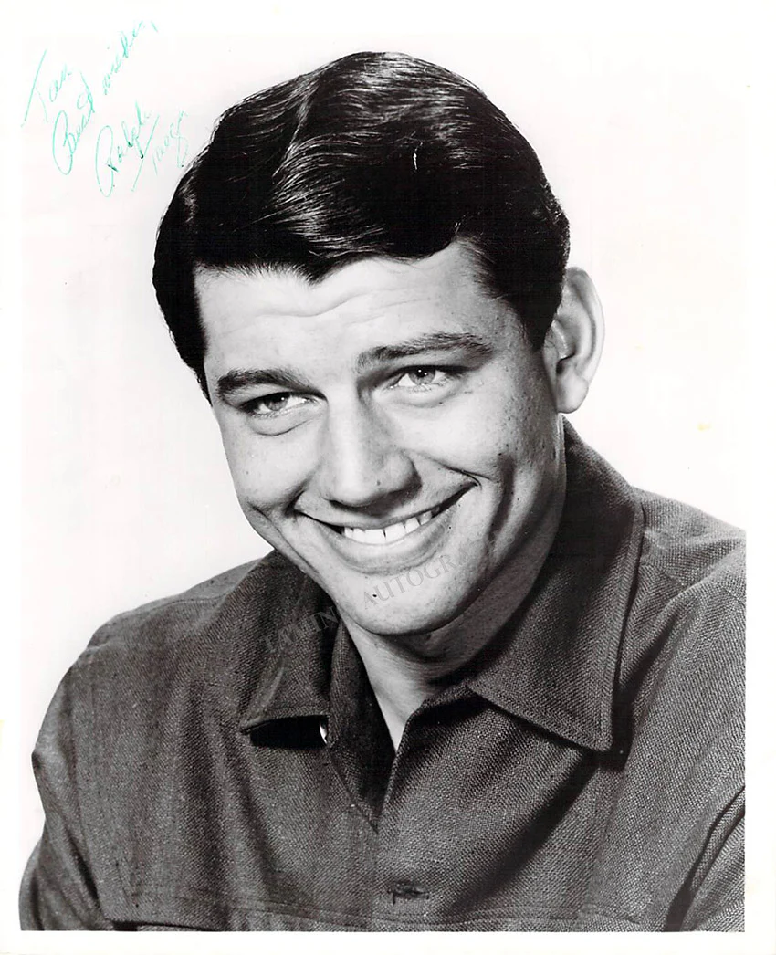 Taeger, Ralph - Signed Photograph