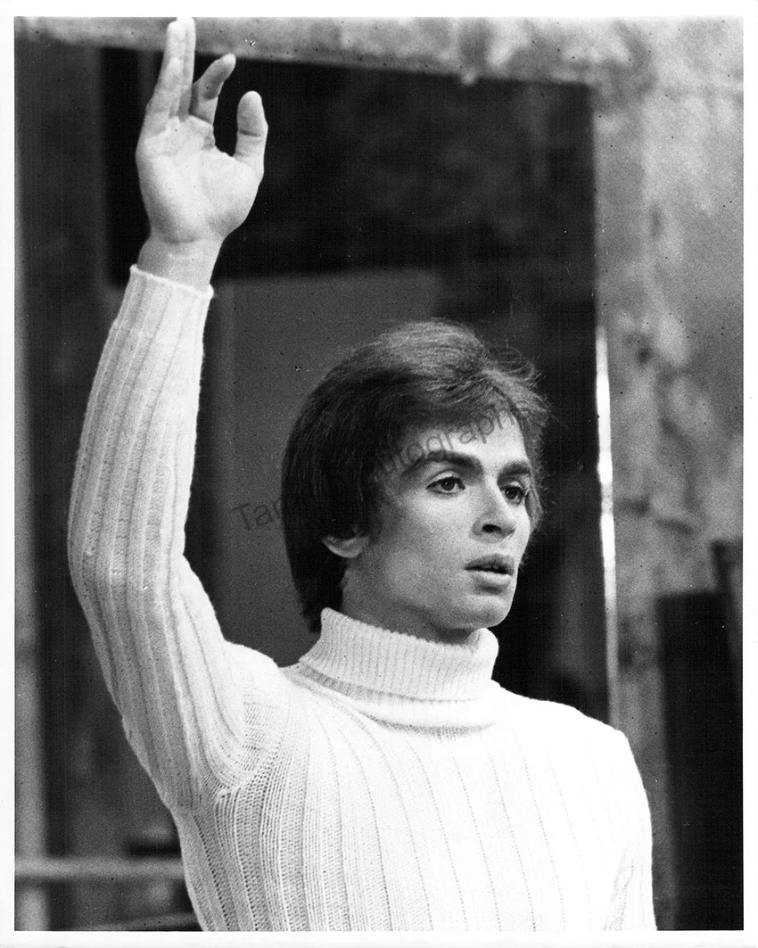 Nureyev, Rudolf - Lot of 20 Photographs Stamped by Jurge Vollmer - Image 18