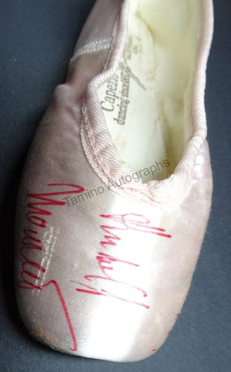 Nureyev, Rudolf - Signed Ballet Slipper - Image 3