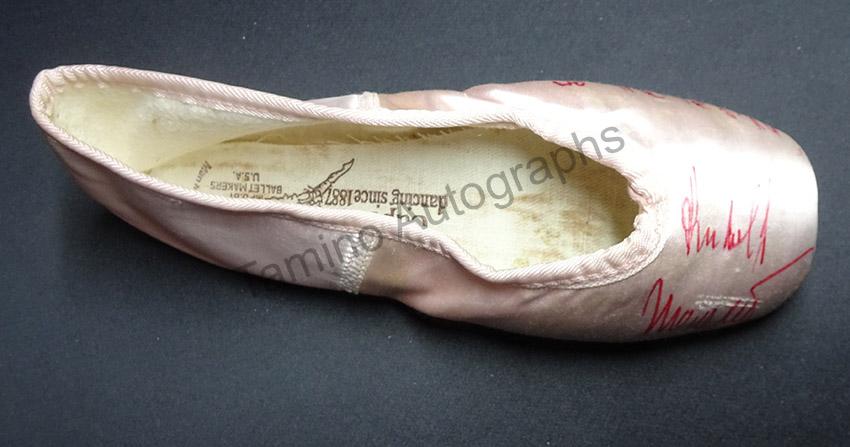 Nureyev, Rudolf - Signed Ballet Slipper - Image 4