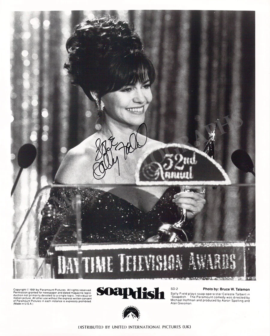 Field, Sally - Signed Photograph in "Soapdish"