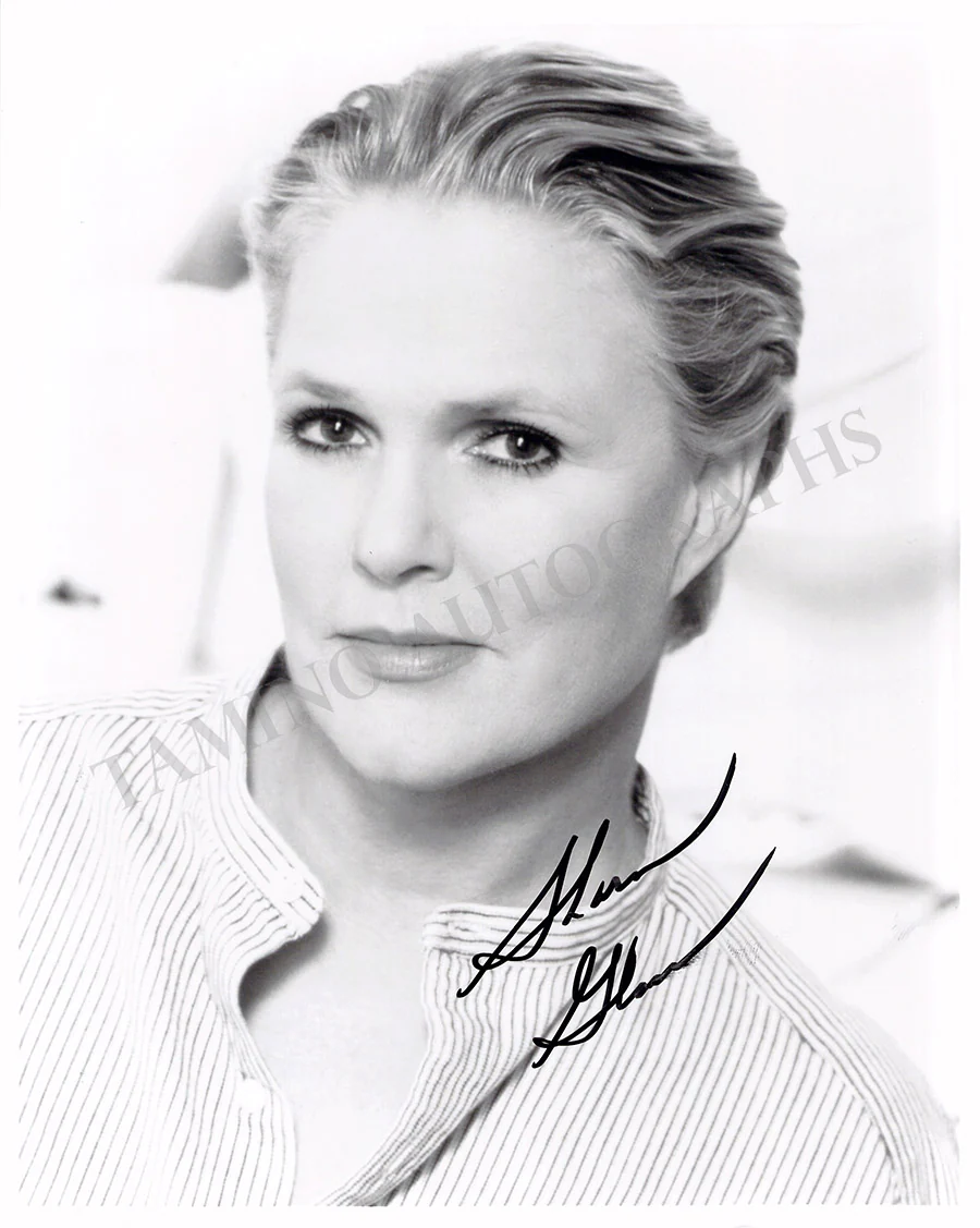Gless, Sharon - Signed Photograph