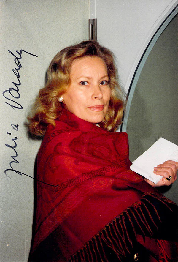 VARADY, Julia (Various Autographs) - Image 12
